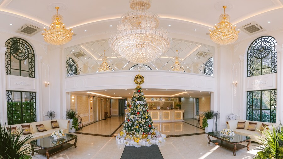 Vincent Halong Hotel