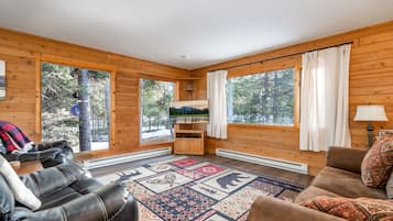 Casa familiar | Sala de estar | Televisión de pantalla plana