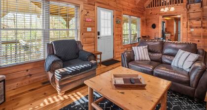 Cozy Carolina Private Cabin with Firepit - Gated Community