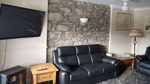 Flat-screen TV - The River's Edge Guest House (Killorglin)