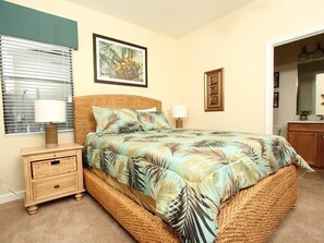 6 bedrooms, desk, travel crib, free WiFi - 6 Bedroom Pool Home near Golf (Davenport)