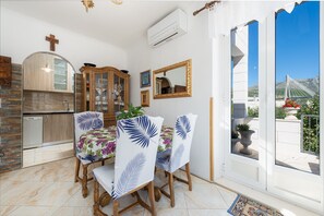 Dining - Apartments Todo - Two Bedroom Apartment with Terrace (Dubrovnik)