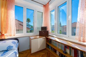 2 bedrooms, WiFi, bed sheets - Apartments Todo - Two Bedroom Apartment with Terrace (Dubrovnik)