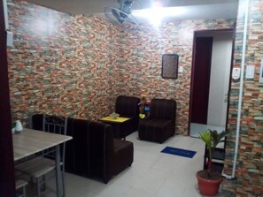 Interior - EDMAR 732 (Family room  NO Breakfast Included) Unit #12 (Manila)