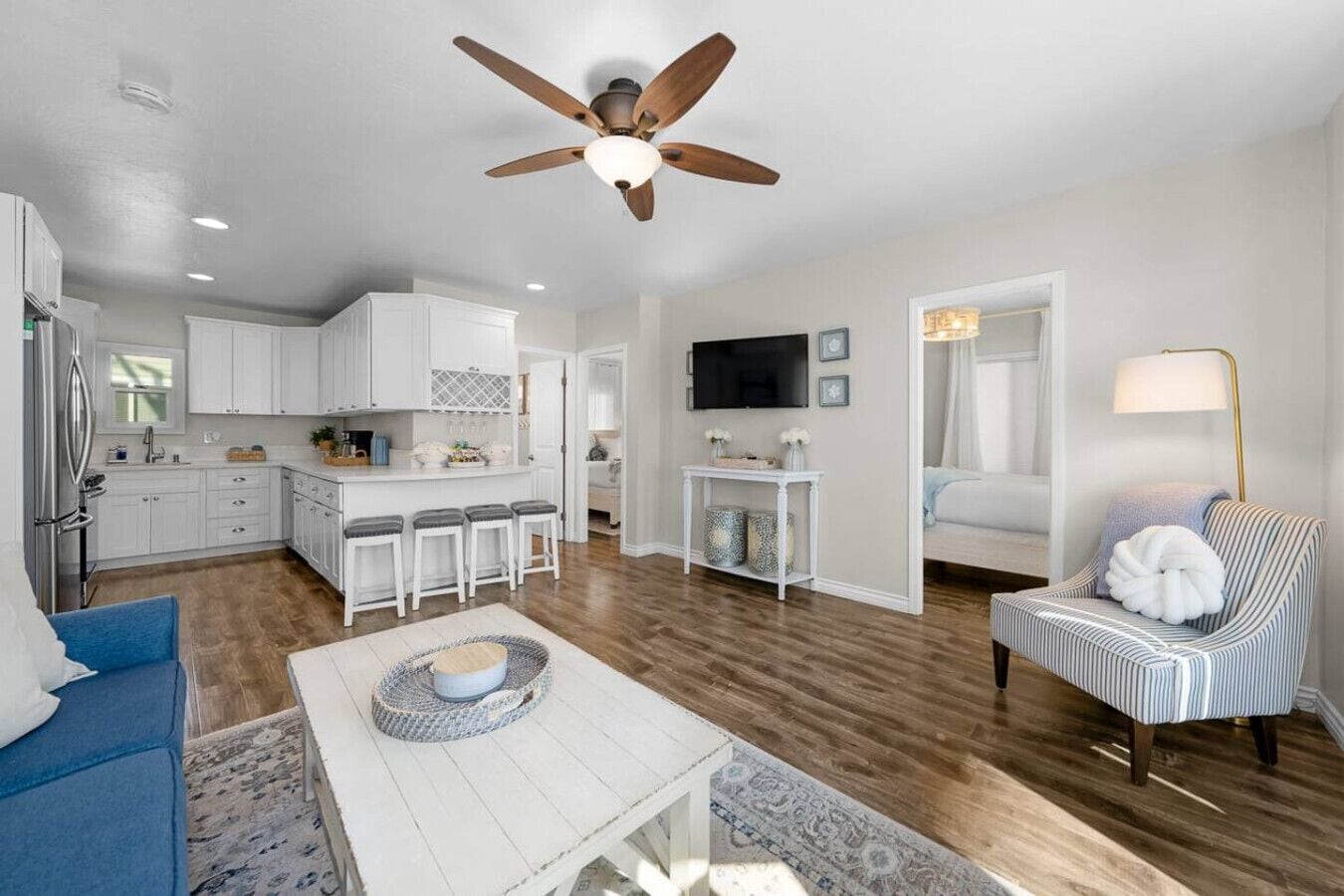 TV, fireplace, offices