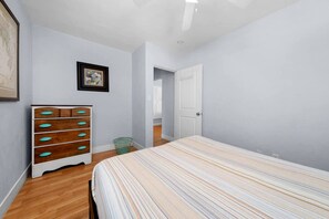 1 bedroom, desk, iron/ironing board, WiFi
