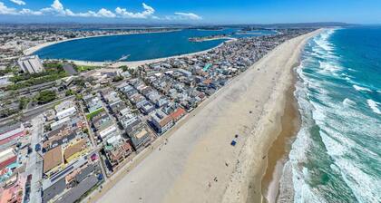 Whiting- 723 · Adorable Mission Beach Bungalow~Steps to Sand