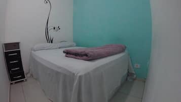 Quarto casal | Ferros/tábuas de passar roupa, Wi-Fi de cortesia, roupa de cama