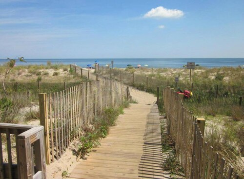 Ocean Front - 3 Bedroom w/ 2 King Rooms - Amazing Views - Perfect for Families!