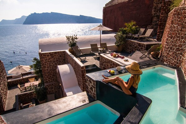 Outdoor pool, a heated pool - Seafront Cave Suite (Santorini)