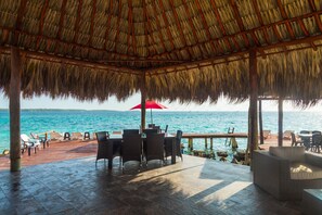 Outdoor dining - Isla Gigi Cartagena - Private Island (Rosario Islands)