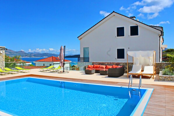 A heated pool, pool loungers - Apartments Kula - Three Bedroom Apartment with Terrace and Sea View C5 (Drace)