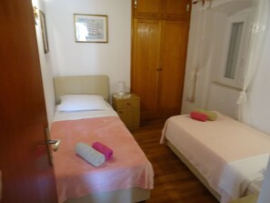 3 camere, ferro/asse da stiro, Wi-Fi gratuito, lenzuola