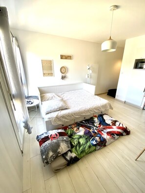 Fer et planche à repasser, Wi-Fi, draps fournis