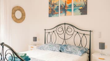 Comfort Double Room, Private Bathroom | Free WiFi, bed sheets