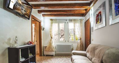 Venice Dream House Tosca