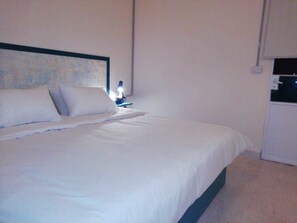 Appartement, 2 slaapkamers, uitzicht op bergen (Ghurub) | 2 slaapkamers, individueel gemeubileerd, een strijkplank/strijkijzer