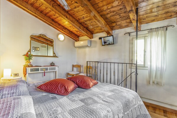 Apartment, 2 Bedrooms | 2 bedrooms, free WiFi, bed sheets - Venice Dream House Nabucco (Venice)