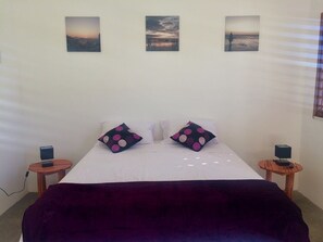 Comfort-Zimmer, Poolblick | Schreibtisch, kostenloses WLAN, Bettwäsche