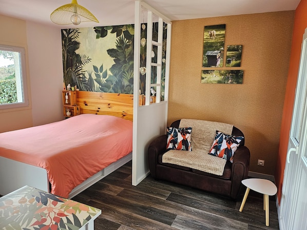 1 chambre, fer et planche à repasser, literie fournie