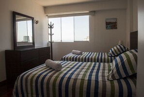 Apartment, 3 Bedrooms | Individually decorated, individually furnished, desk, iron/ironing board - Cozy apartment with amazing ocean views (Lima)