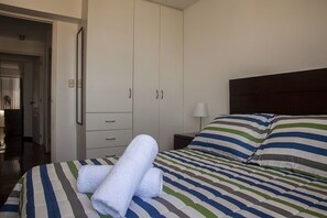 Huoneisto, 3 makuuhuonetta | Yksilöllisesti sisustettu, yksilöllisesti kalustettu, työpöytä