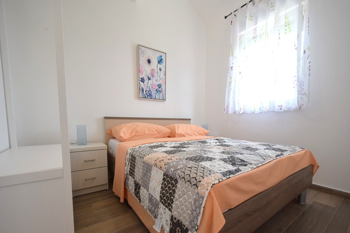 Appartement (split level A6) | 2 chambres, fer et planche à repasser, lits bébé (gratuits)