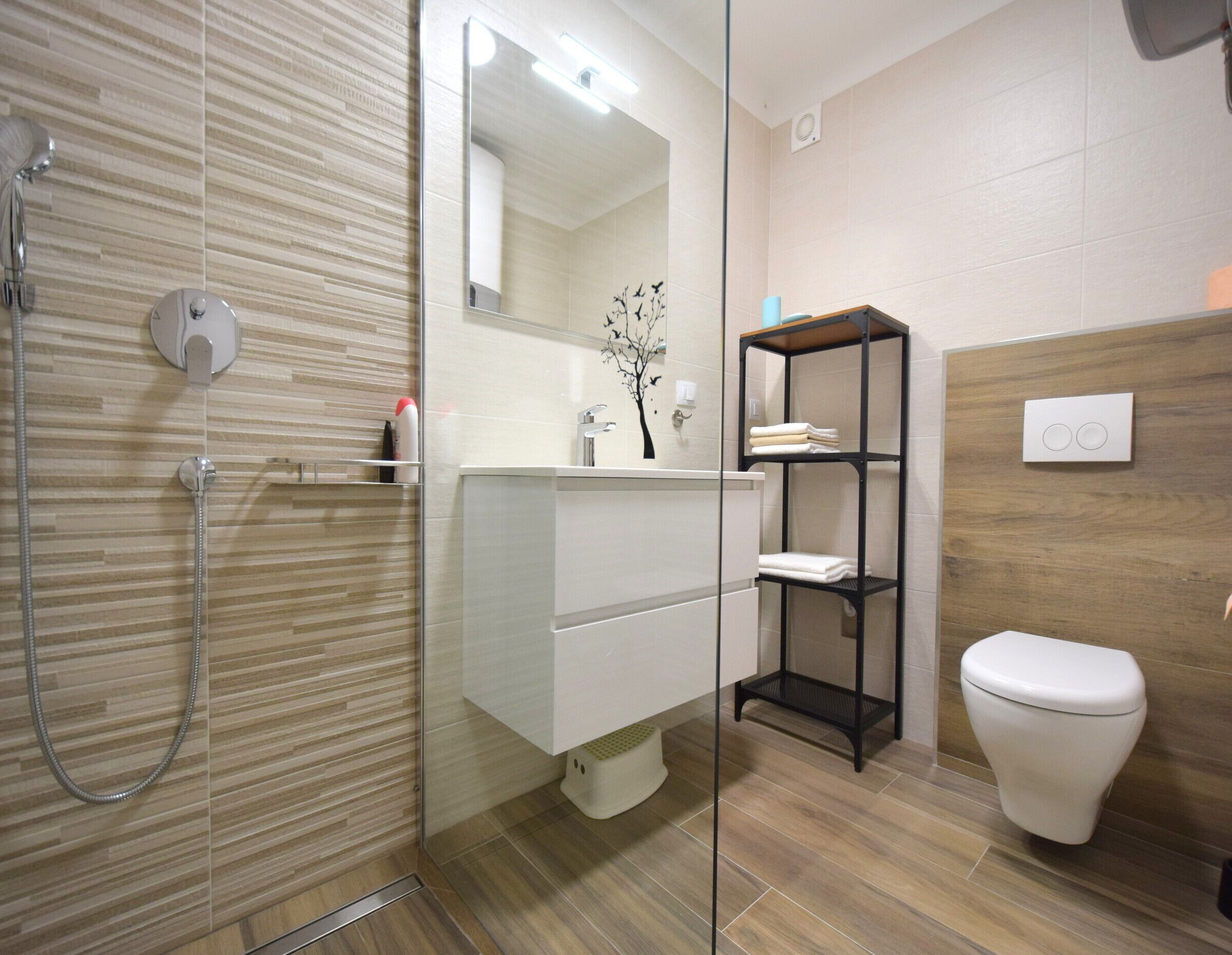 Apartment, 2 Bedrooms, Balcony (A5) | Bathroom | Shower, hair dryer, towels, soap