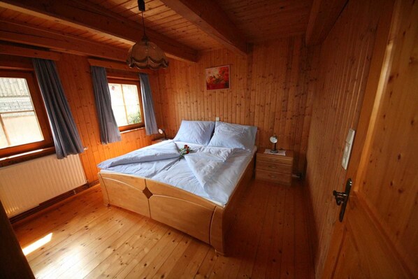 2 chambres, coffres-forts dans les chambres, Wi-Fi, draps fournis