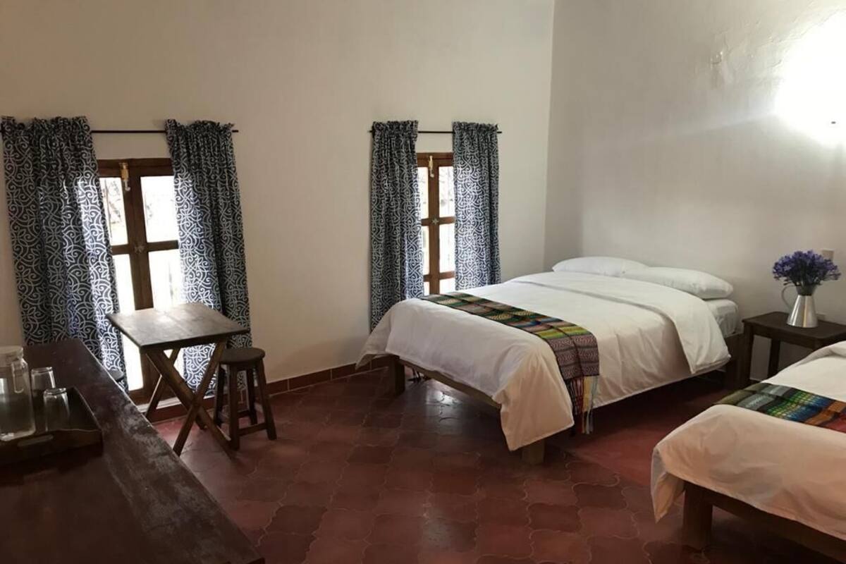 Chambre Double, 2 lits doubles, salle de bains privée