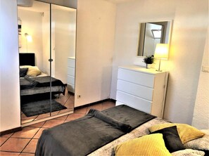 1 bedroom, iron/ironing board, travel cot, free WiFi