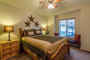 House, 5 Bedrooms | 5 bedrooms, individually decorated, individually furnished - Kinglet 28 (Bend)