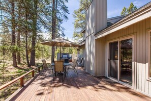 House, 3 Bedrooms | Balcony - Camas 12 (Bend)