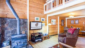 Cabin, 1 Bedroom | Living room | Flat-screen TV