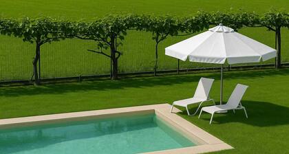 Villa Gemma, die Heimat in der Langhe, Ihres Urlaubs mit Schwimmbad und Fahrrädern.