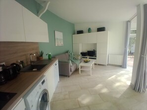 Interior - Maison Jardin Wifi- Clim-100 m plage sauvage - 20 min from Perpignan (Torreilles plages)