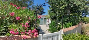 Exterior - Maison Jardin Wifi- Clim-100 m plage sauvage - 20 min from Perpignan (Torreilles plages)