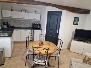 Dining - THE THIRD RIVER OF ORNANS (Ornans)