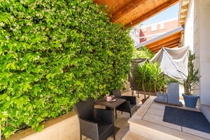 Outdoor dining - Apartments and Room Frane - Studio with Terrace (Dubrovnik)