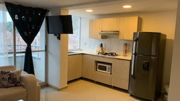 Microwave, dishwasher, coffee/tea maker, electric kettle