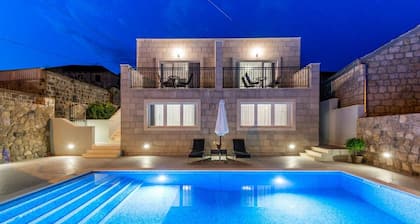 Villa Kabalero - Four-Bedroom Villa with Private Pool