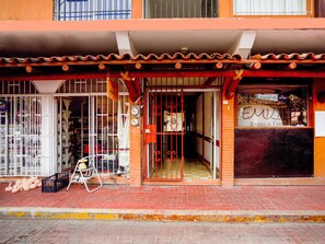 Property entrance - Hotel Adelita (Zihuatanejo)