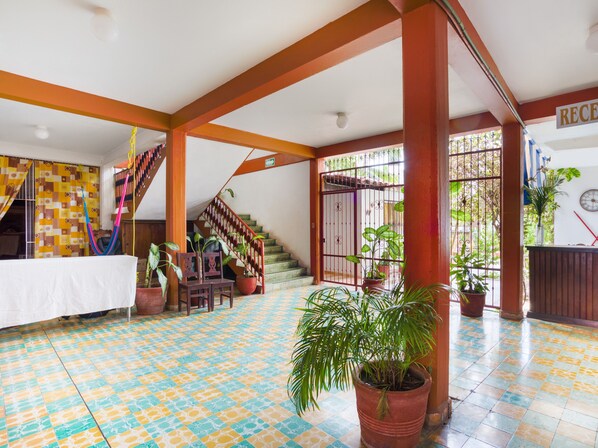 Interior - Hotel Adelita (Zihuatanejo)