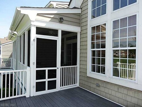 Stunning Townhouse on the 16th Hole.