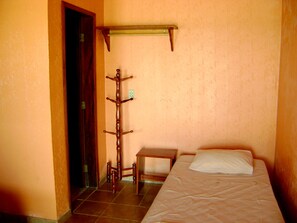 Standardzimmer | Bügeleisen/Bügelbrett, Zustellbetten, Bettwäsche