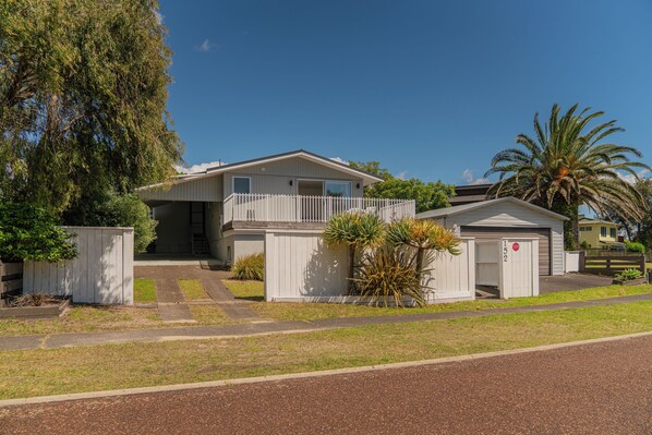 Exterior - Patton's Place - Pauanui Holiday Home (Pauanui)