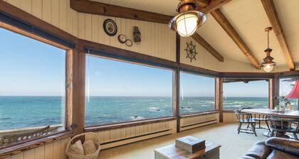 Titus Point- Ocean Front Classic- Náutica Cambria en su mejor momento!