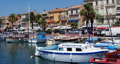 Studio Cabine Climatisé dans Résidence avec Piscine et Tennis, Proximité Plages