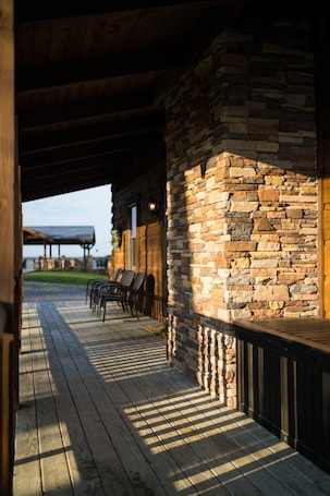 Terrace/patio. Indian Creek at Grandview Cottages