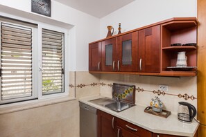 Fridge, oven, stovetop, dishwasher - Apartments Dia - One Bedroom Apartment with Terrace (Dubrovnik)